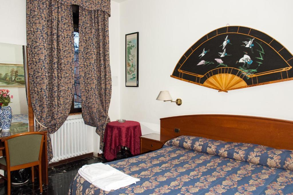 Vip Hotel П'яченца Екстер'єр фото