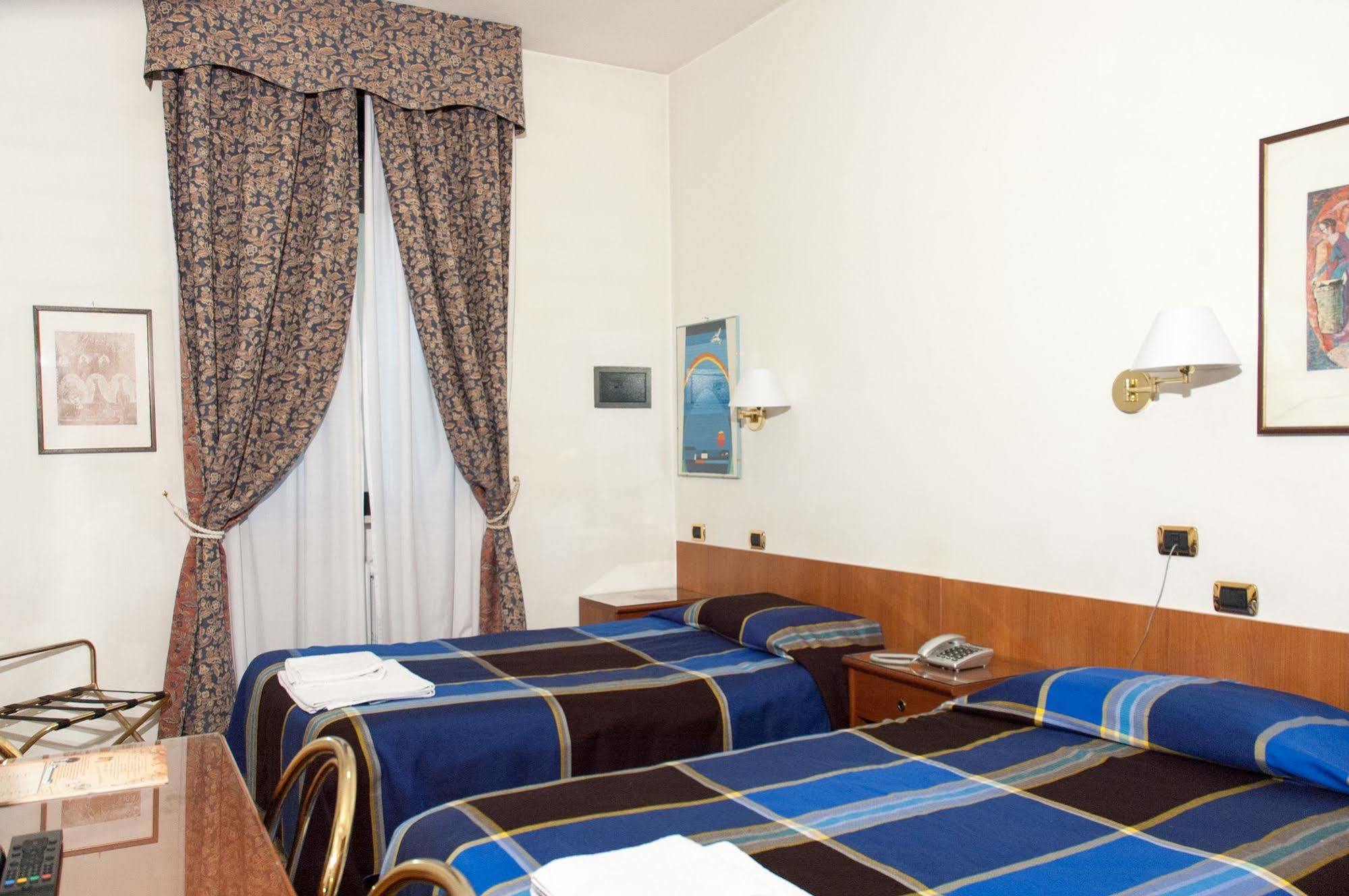 Vip Hotel П'яченца Екстер'єр фото